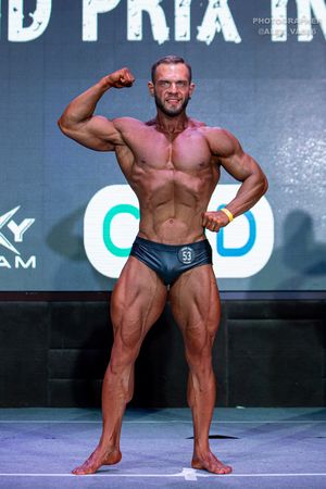 CLASSIC PHYSIQUE НОВИЧКИ